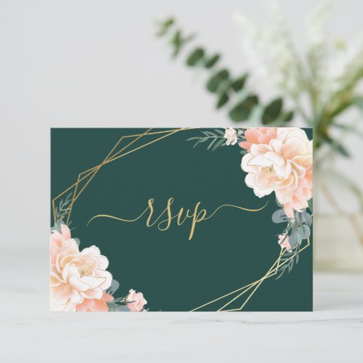 Chic Gold Emerald Green Blush Peach Floral Wedding RSVP Kaartje (Staand voorkant)