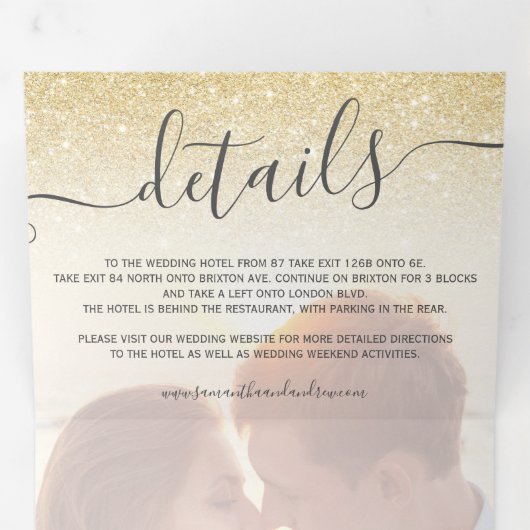 Chic gold glitter ombre white script foto bruiloft drieluik uitnodiging (Binnenzijde eerst)