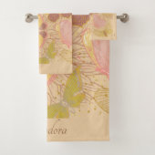 Chic Gold Leaf en Butterfly Pink Background Bad Handdoek (Insitu)