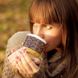 Chic Golden Flowers paars patroon | gepersonalisee Grote Koffiekop