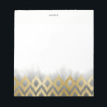 Chic Goud Ikat Patroon Grijs Gepersonaliseerd Notitieblok<br><div class="desc">Stijlvol en trendy notitieblok met faux gouden folie ikatpatroon met grijs ombre. Dit is een perfect accent voor je kantoor. Personaliseer door namen,  monogram of andere details toe te voegen.</div>