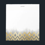 Chic Goud Ikat Patroon Grijs Gepersonaliseerd Notitieblok<br><div class="desc">Stijlvol en trendy notitieblok met faux gouden folie ikatpatroon met grijs ombre. Dit is een perfect accent voor je kantoor. Personaliseer door namen,  monogram of andere details toe te voegen.</div>