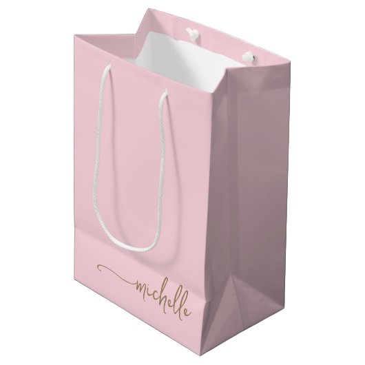 Chic Gouden Monogram Naam Script Roze Roze Medium Cadeauzakje (Voorkant Gekanteld)