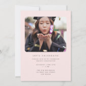Chic Gouden Script Boog Roze Verloopfoto Afstudere Aankondiging (Achterkant)