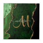 Chic Green Gold Glitter Agate Custom Monogram Tegeltje<br><div class="desc">Deze elegante gepersonaliseerde decoratieve tegel is voorzien van chic green agate met faux gold glitter. Pas uw monogram initiaal in hand geschreven manuscript met jouw naam hierboven aan. Een unieke cadeau voor verjaardagen, feestdagen en speciale gelegenheden. Speciaal voor u ontworpen door Extreme T - shirts!</div>