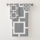 Chic Grey and White Geometric Square Pattern Bad Handdoek (Insitu)
