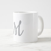 Chic Grey Initiaal Letter Monogram Modern Grote Koffiekop (Voorkant rechts)