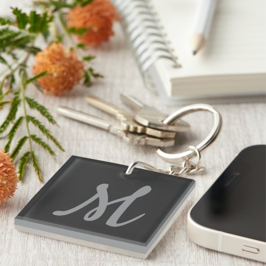 Chic Grey Initiaal Letter Monogram Modern Sleutelhanger (Voorkant Rechts)