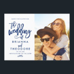 Chic Hand heeft de datum fotomarine opgeslagen Save The Date<br><div class="desc">Deze elegante en moderne foto sparen de datumkaart kenmerkt een mooie borstel-manuscript doopvont in zwart. Bezoek de winkel om de rest van het collectie te zien van de Chic Typography suite.</div>