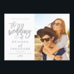 Chic Hand heeft sparen de Foto van de Datum gedruk Save The Date<br><div class="desc">Deze elegante en moderne foto sparen de datumkaart kenmerkt een mooie borstel-manuscript doopvont in elegant grijs. Bezoek de winkel om de rest van het collectie te zien van de Chic Typography suite.</div>