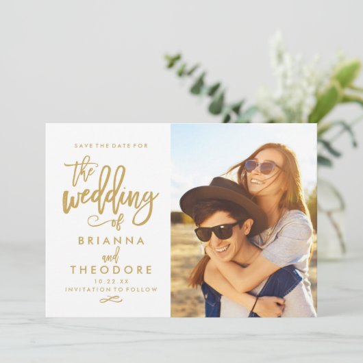 Chic Hand Lettered Gold sparen de Datum Foto Save The Date (Staand voorkant)