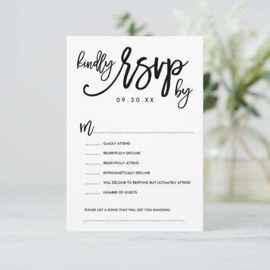 Chic Hand Lettered Wedding RSVP Opties Kaart (Staand voorkant)