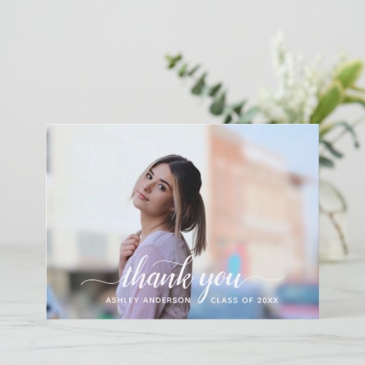 Chic Hand Letterig Manuscript Dank u Afstuderen Bedankkaart (Staand voorkant)