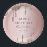 Chic Happy Birthday Roos Gold Glitter Papieren Bordje<br><div class="desc">Laat uw verjaardagsfeest schitteren met dit elegante en glamoureuze feest bord, met een luxe rozen gouden metalen oppervlak versierd met oogverblindende rozen gouden glitter druppels. Ideaal voor een verjaardagsfeestje met een snoep thema, het glinsterende design creëer een leuke sfeer met een chique en moderne esthetiek. om bij uw stijl te...</div>