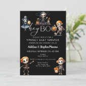Chic Hey Boo Halloween Spooky Kostuum Baby shower Kaart (Staand voorkant)