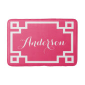 Chic Hot Roze en Witte Griekse Key Custom Monogram Badmat (Voorkant)