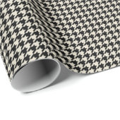 Chic Houndstooth Patroon Zwart Off-White Verjaarda Cadeaupapier (Rol Hoek)