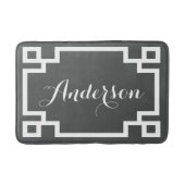 Chic Houtskool en Wit Grieks Key Custom Monogram Badmat (Voorkant)