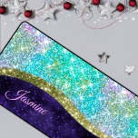 Chic Iridescent paars-blauwe faux-monogram Bureaumat<br><div class="desc">Chique iriserende paarse faux glitter monogram Bureaumat. Voeg een vleugje glitter en glam toe aan uw home kantoor of slaapzaal met deze elegante bureaumat. Om het extra speciaal te maken, is het ook monogram en gepersonaliseerd met naam of initialen. Klik op de link "verder aanpassen" en gebruik de ontwerptool om...</div>