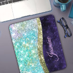Chic Iridescent paars-blauwe faux-monogram Muismat<br><div class="desc">Voeg een aanraking van glitter en glansglanzen toe aan uw kantoor thuis of geniet van uw rug met dit elegante, gepersonaliseerde muispad. Deze sjabloon is voorzien van elegant girly Silver en iridescent faux glitter in eenhoorn, regenboog, blauwgroen, aqua, paars blauw kleuren. Om het extra speciaal te maken, wordt het ook...</div>