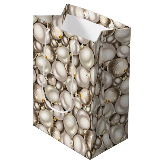 Chic Ivory Silver Gold Baubles Ornament Patroon Medium Cadeauzakje (Voorkant Gekanteld)