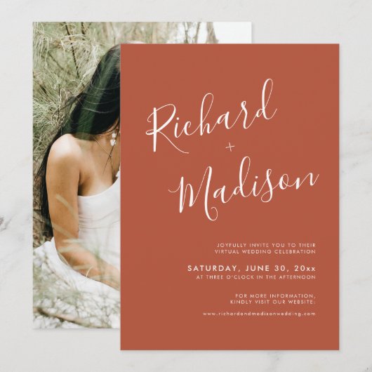 Chic kalligrafie terracotta foto virtuele bruiloft kaart (Voorkant / Achterkant)