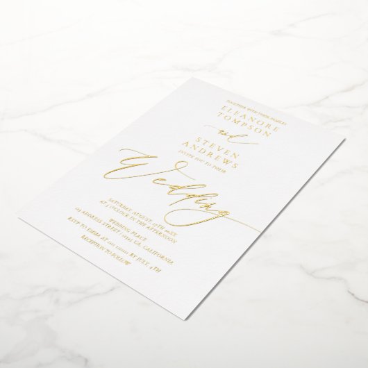 Chic klassiek calligrafie bruiloft wit goud folie uitnodiging (Gedraaid)