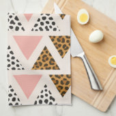 Chic Leopard & Pink Triangle Pattern Theedoek (Quarter Fold)