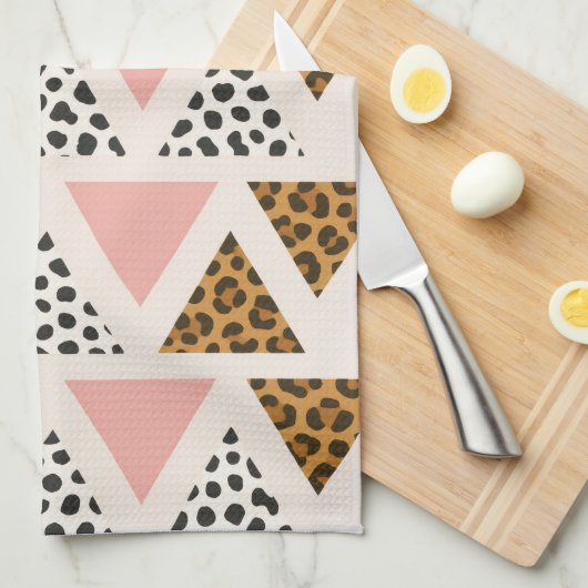 Chic Leopard & Pink Triangle Pattern Theedoek (Quarter Fold)