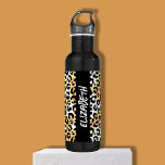 Chic Leopard Print Waterfles<br><div class="desc">Een leuke luipaardprint cirkelt rond deze zwarte roestvrijstalen waterfles gepersonaliseerd met jouw naam verticaal gedrukt in chique belettering.</div>