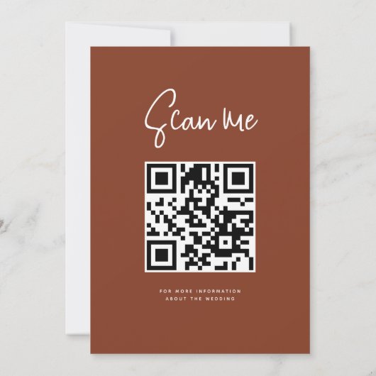 Chic-minimalistisch script terracotta Wedding QR-c Kaart (Achterkant)