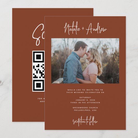 Chic-minimalistisch script terracotta Wedding QR-c Kaart (Voorkant / Achterkant)