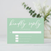 Chic Mint Groen Wit Typografie Lente Huwelijk RSVP Kaartje (Staand voorkant)