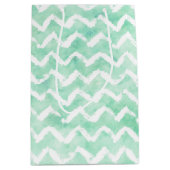 Chic Mint Waterverf Chevron Stripes Medium Cadeauzakje (Voorkant)