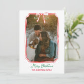 Chic Mistletoe & Bow Custom Familie Foto Kerstmis Feestdagenkaart (Staand voorkant)