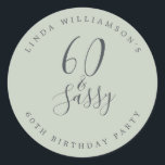 Chic Modern 60 Sassy Pastel Green 60th Birthday Ronde Sticker<br><div class="desc">Het vieren van 60 in stijl met dit moderne pastelgroene 60ste verjaardagsontwerp, een chic 60ste verjaardagszegel of een envelopzegel die je gewoon kunt personaliseren en uitzenden voor de viering of het gebruik van je feestelijkheden voor je zestigste verjaardagsfeestje. De woorden zestig en sassy worden geplaatst gebruikend elegante manuscriptkalligrafie en moderne...</div>
