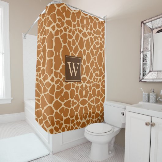 Chic Modern Giraffe Print Monogram Douchegordijn (In situ)