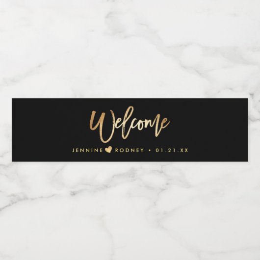 Chic+Modern Gold Script Event Welkom Waterfles Etiket (Enkel label)