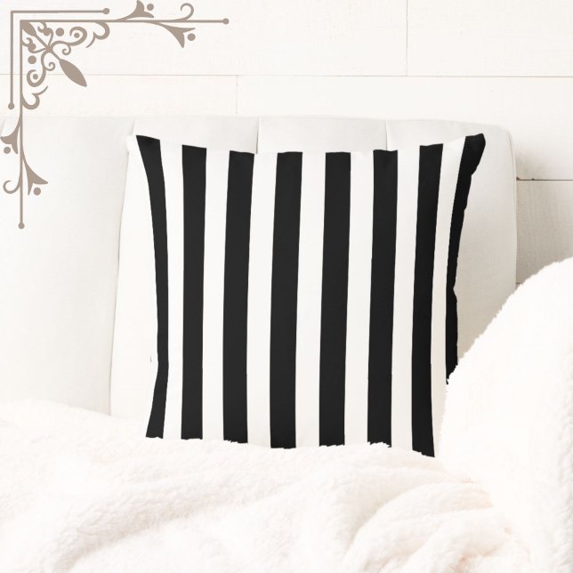 Chic Modern Zwart + Wit Café Stripes Elegant Kussen (Chic, modern and elegant! This bold black + white striped pillow will add personality to your space.)