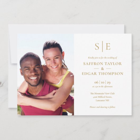 Chic Moderne Gouden Monogram Fotobruiloft Kaart (Voorkant)