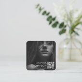 Chic Moderne Minimalistische QR Code Professionele Vierkante Visitekaartje (Staand voorkant)