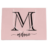 Chic Monogram Blush Pink Black Large Gift Bag Groot Cadeauzakje (Voorkant)