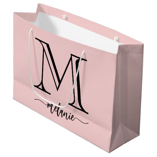 Chic Monogram Blush Pink Black Large Gift Bag Groot Cadeauzakje (Voorkant Gekanteld)