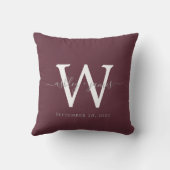 Chic Monogram Burgundy Wedding Keepslag Kussen (Achterkant)