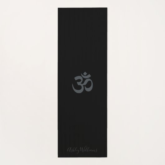 Chic Monogram om Symbol Black Yoga Mat (Achterkant)