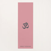 Chic Monogram om Symbol Dusty Pink Rose Yoga Mat (Achterkant)