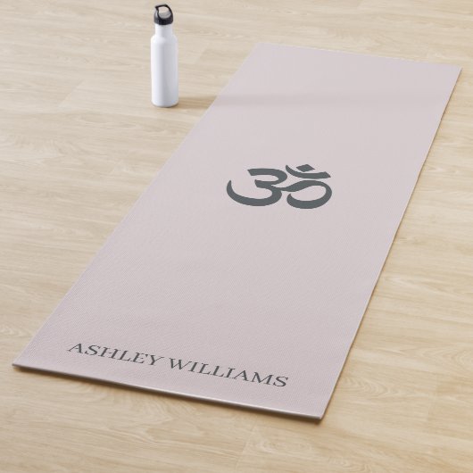 Chic Monogram om Symbol Pastel Paars Yoga Mat (In situ)