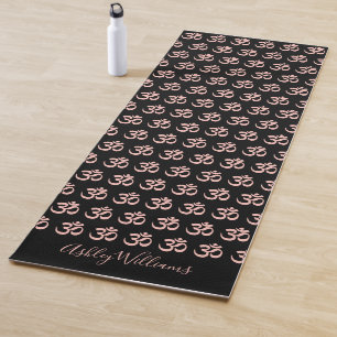 Chic Monogram Paars Om Symbool Patroon Zwarte Yoga Yogamat
