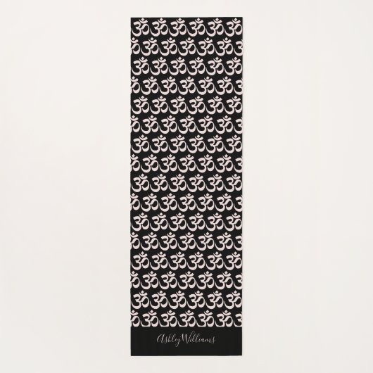 Chic Monogram Pastel Pink om Symbool Patroon Black Yogamat (Achterkant)