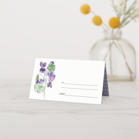  Chic Monogram Violet Floral Bunch Wedding Plaatskaartje (Achterkant)